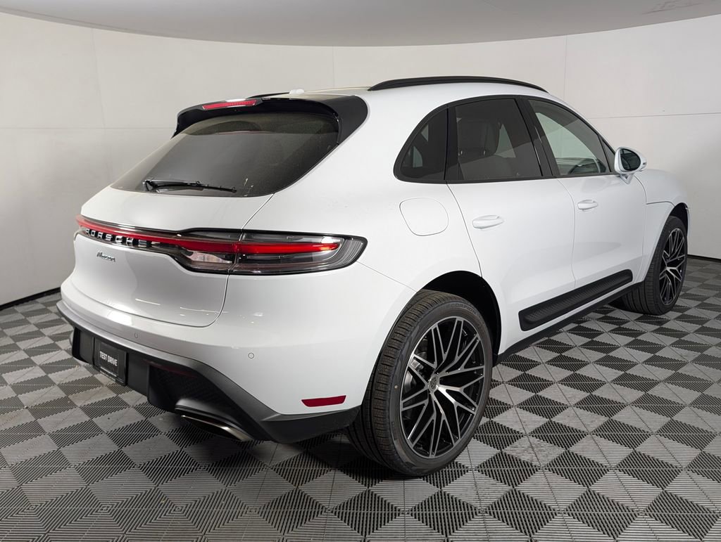 New 2026 Porsche Macan image 7