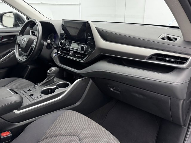 Used 2023 Toyota Highlander LE image 19