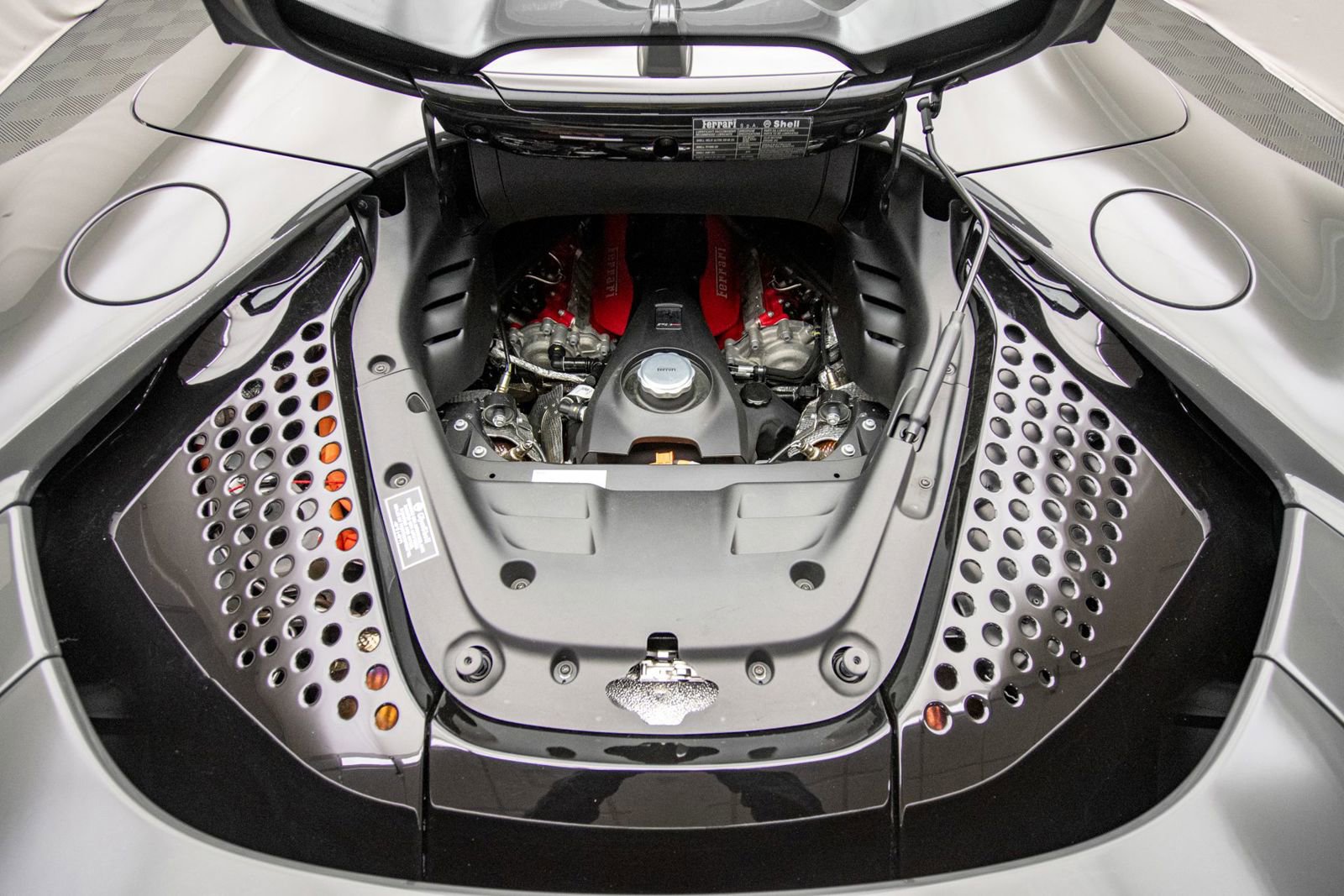 Used 2024 Ferrari SF90 Spider AWD/4WD image 42