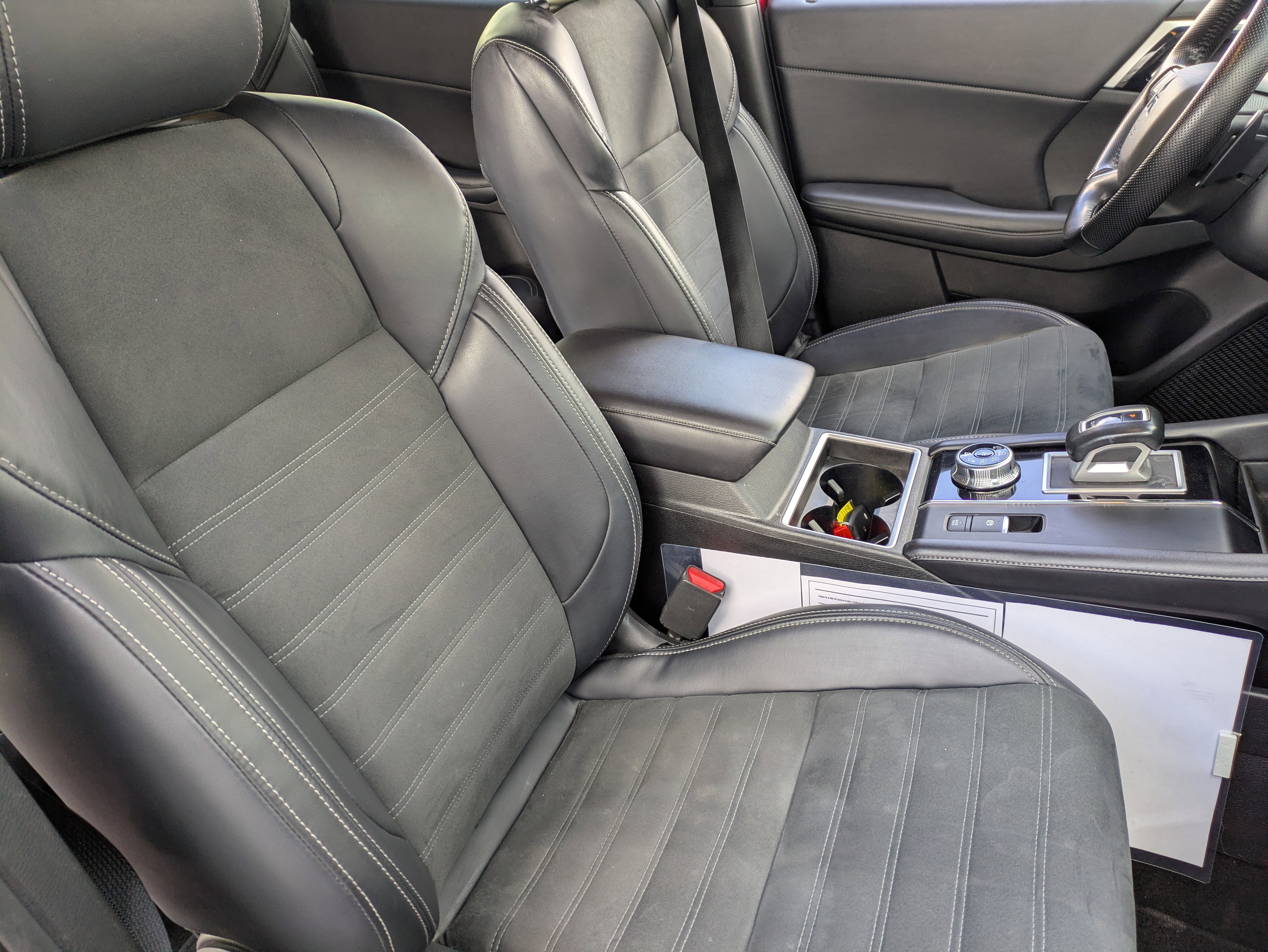 Used 2024 Mitsubishi Outlander SE image 11