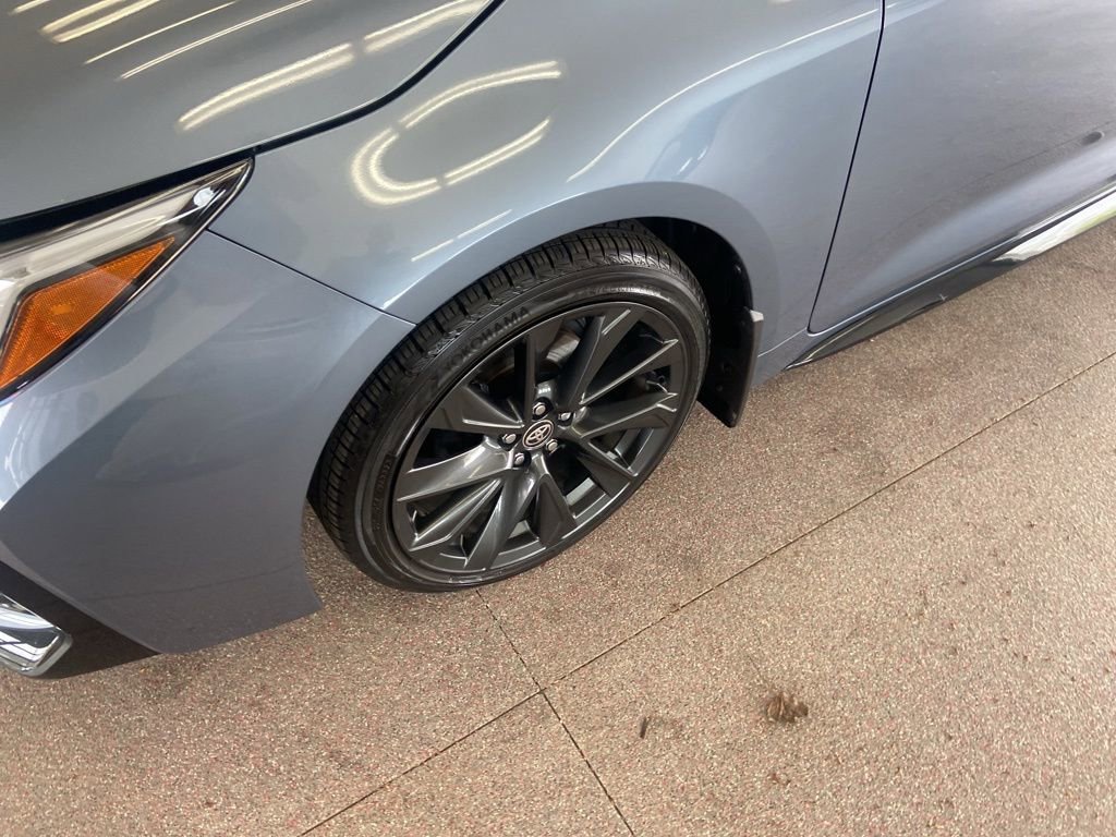 Used 2024 Toyota Corolla SE w/ SE Convenience Package FWD image 5