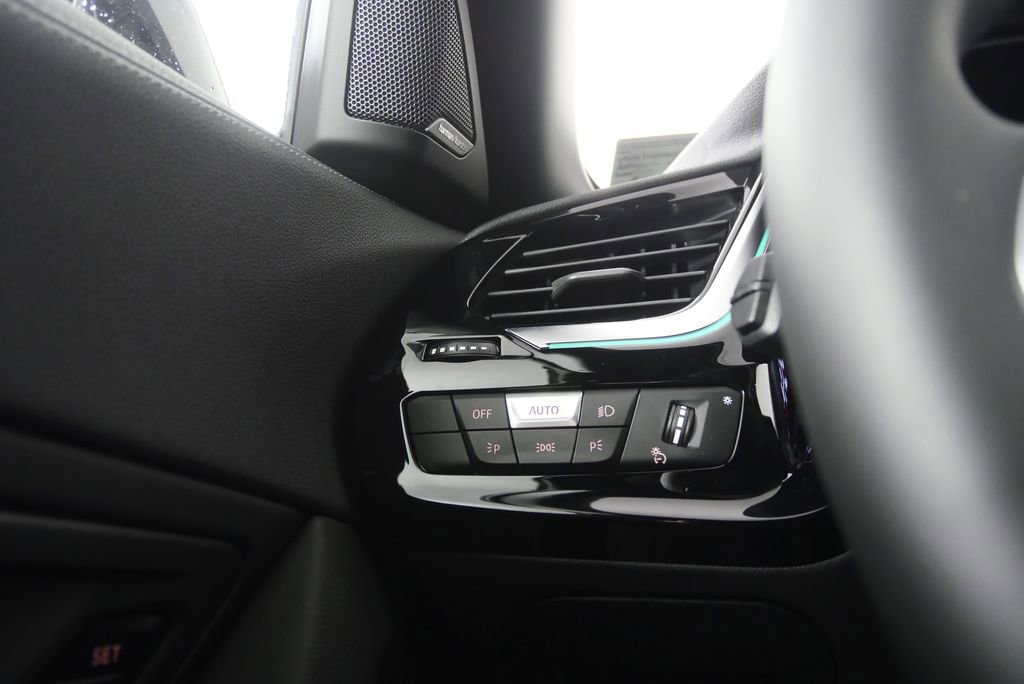 New 2026 BMW Z4 M40i w/ Premium Package image 17