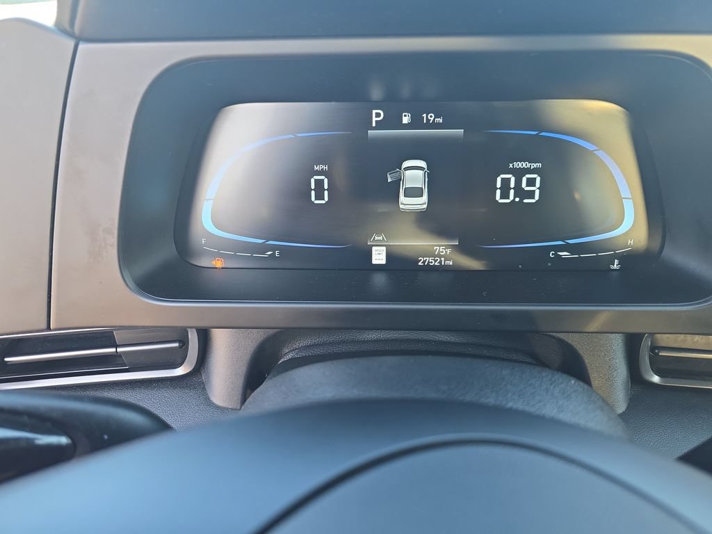 Used 2025 Hyundai Elantra Sport FWD image 15