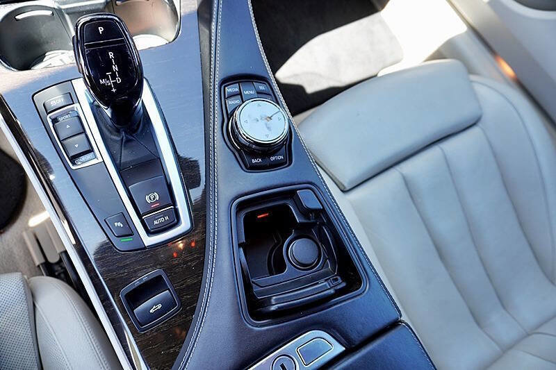 Used 2015 BMW 640i Convertible RWD image 26