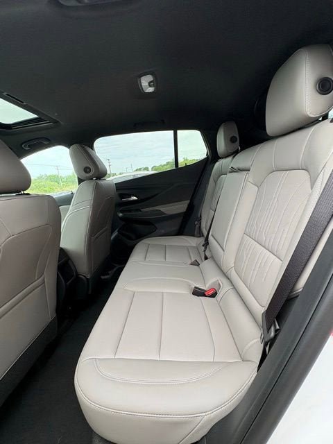 New 2026 Buick Envista Avenir FWD image 17