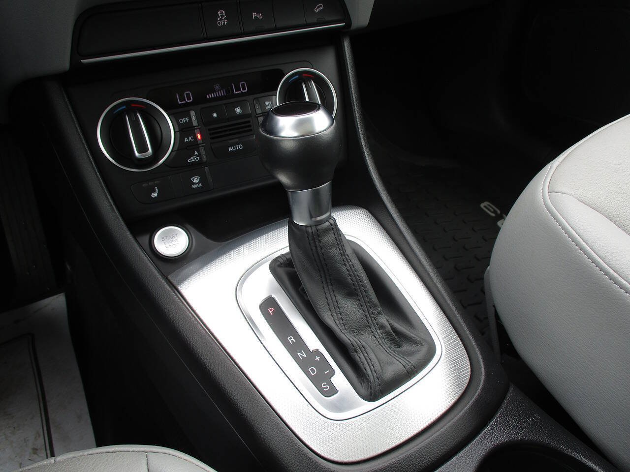 Used 2016 Audi Q3 2.0T Premium Plus w/ Technology Package AWD/4WD image 14
