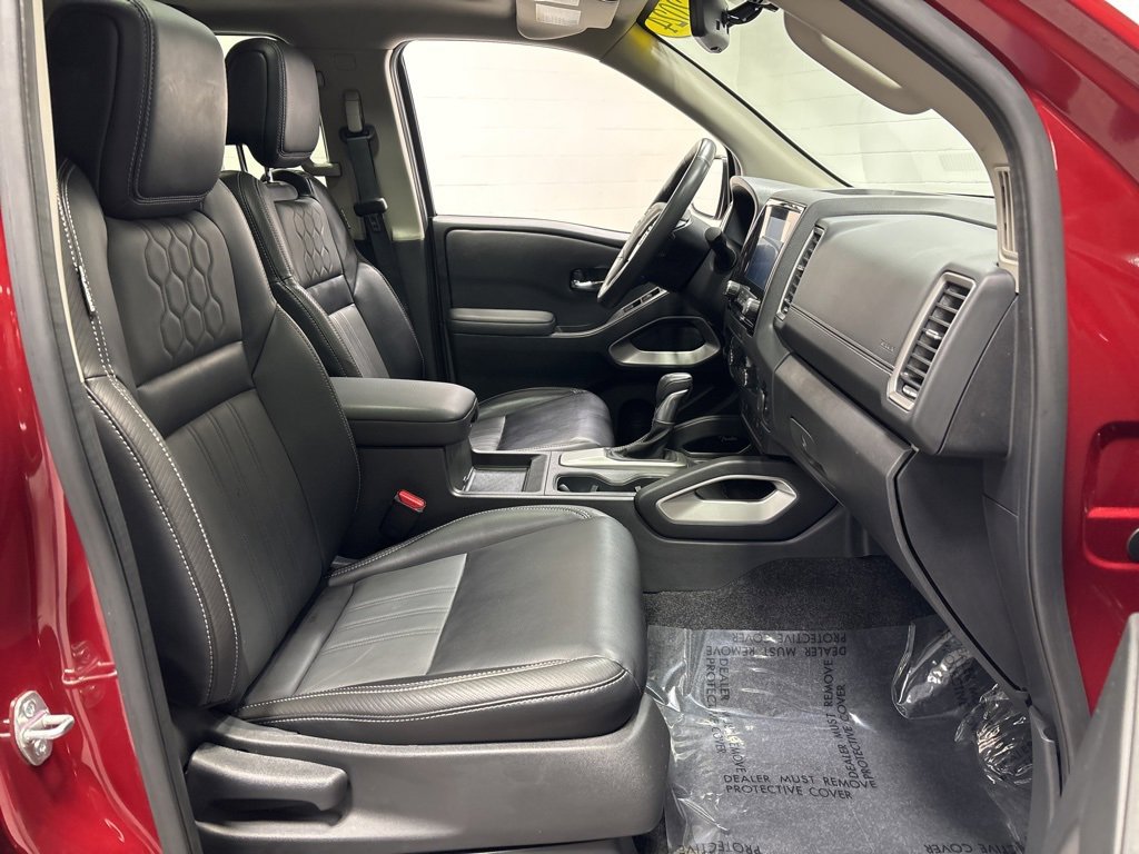 Used 2024 Nissan Frontier SL image 11