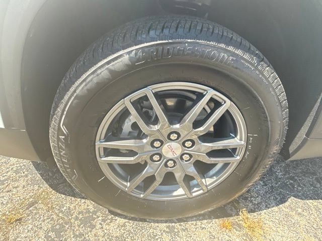 Certified 2025 GMC Acadia Elevation FWD image 9