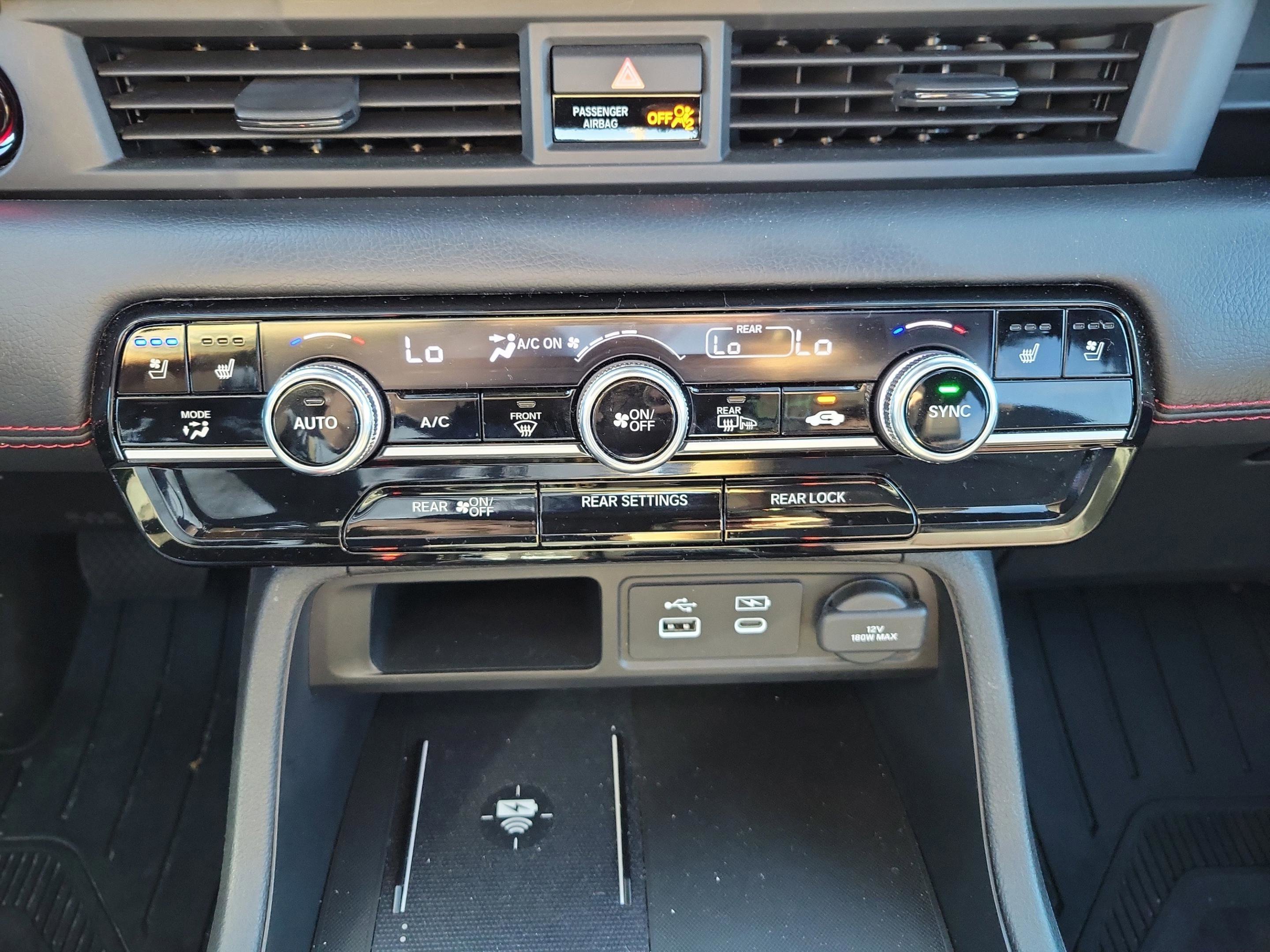 Certified 2025 Honda Pilot Black Edition image 24