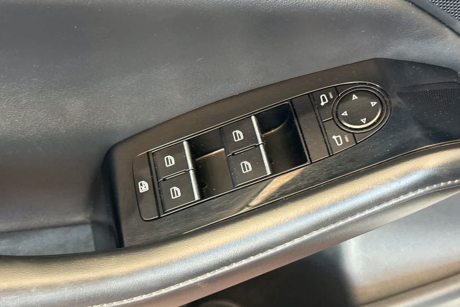 Used 2024 MAZDA MAZDA3 s FWD image 11