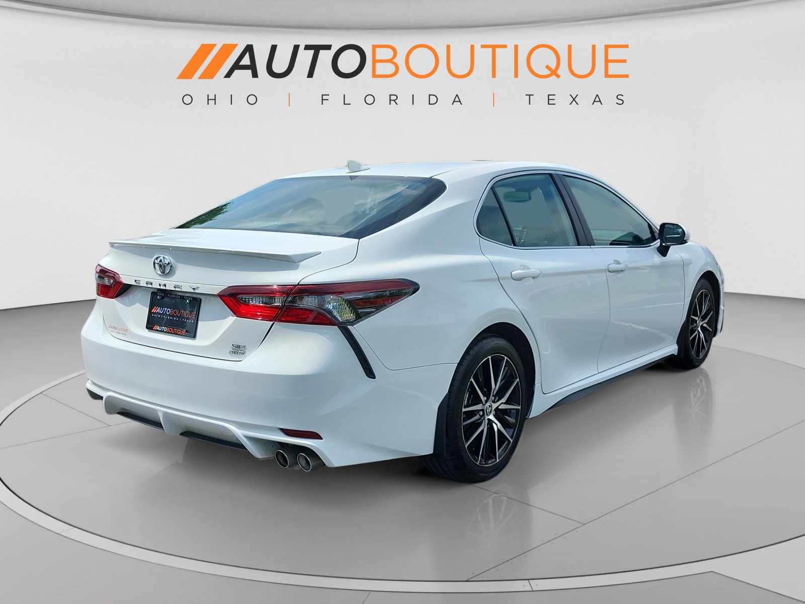 Used 2023 Toyota Camry SE w/ Cold Weather Package AWD/4WD image 5