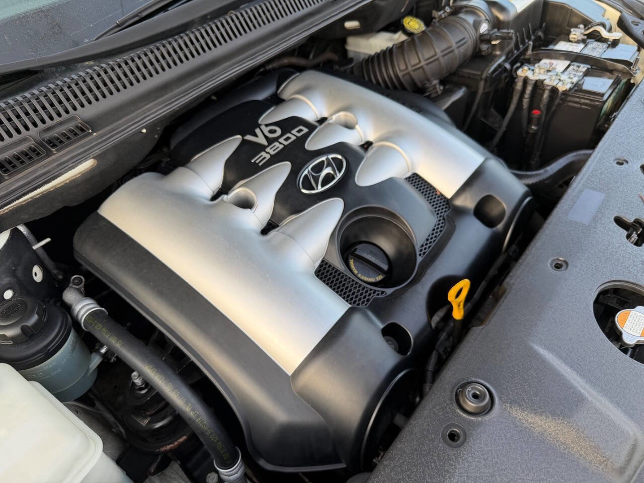 Used 2007 Hyundai Entourage GLS image 15