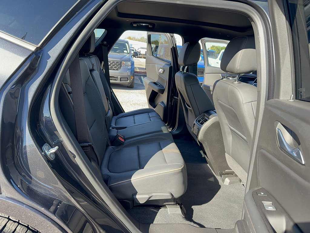 Used 2022 Chevrolet Blazer Premier w/ Enhanced Convenience Package FWD image 15