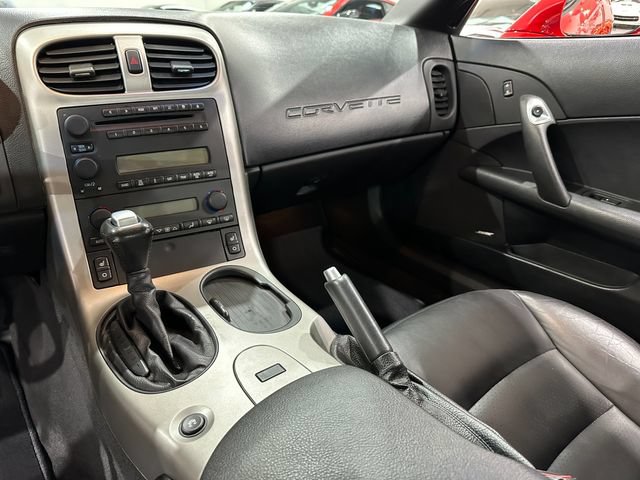 Used 2005 Chevrolet Corvette Convertible w/ Preferred Equipment Group RWD image 16
