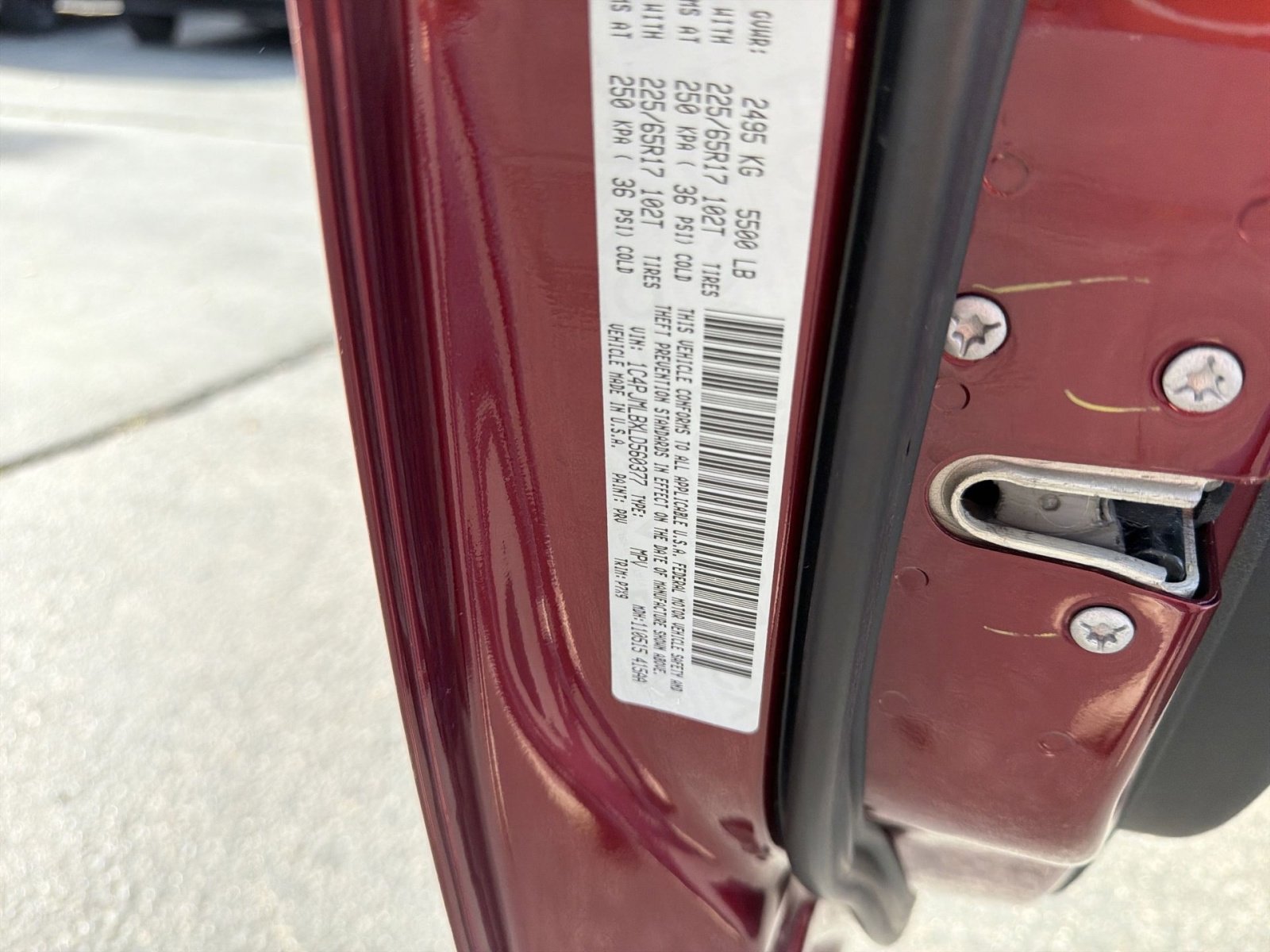 Certified 2020 Jeep Cherokee Latitude Plus w/ Cold Weather Group image 17