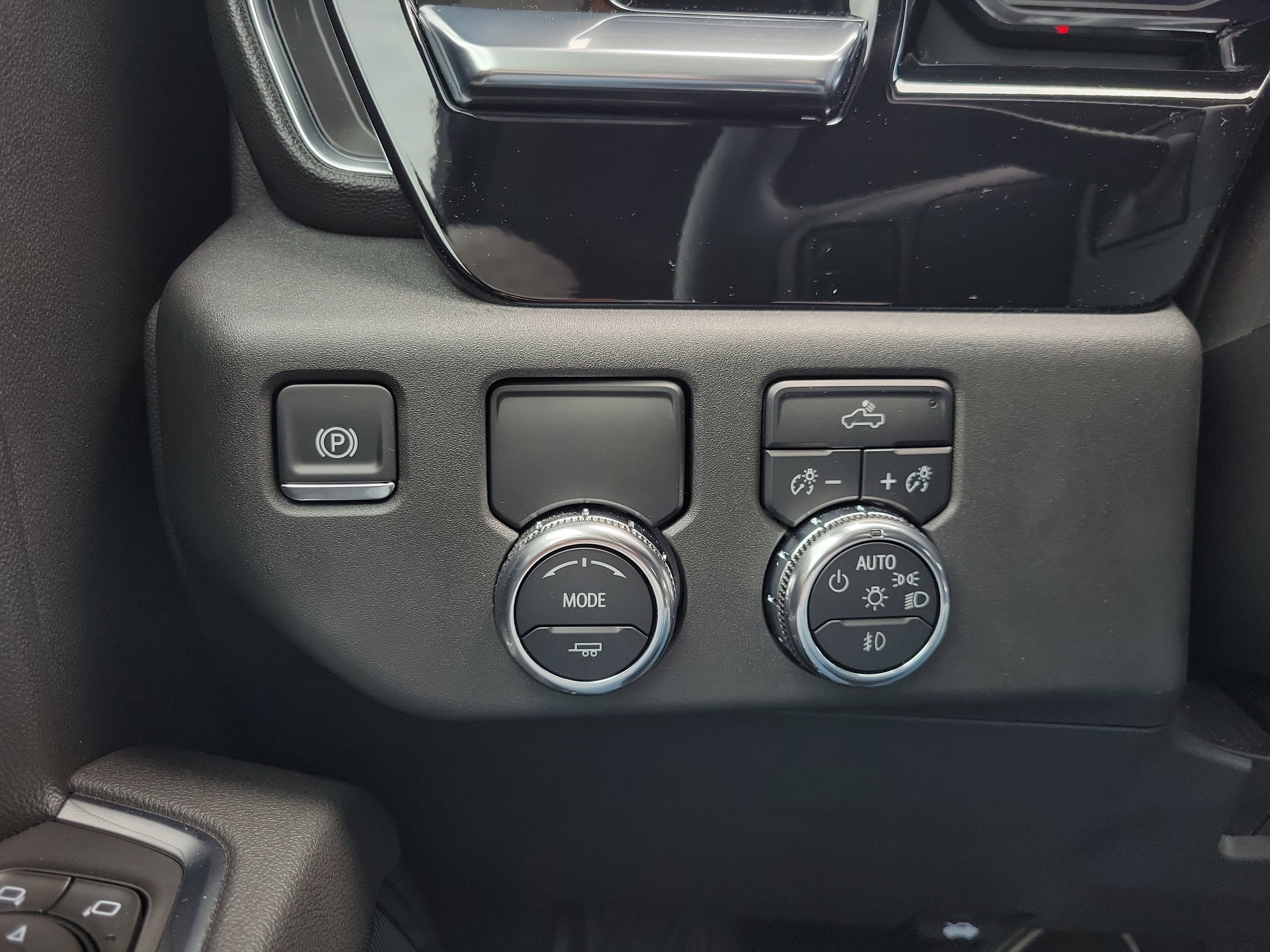 Used 2025 GMC Sierra 1500 Elevation w/ LPO, Elevation Black Package RWD image 26