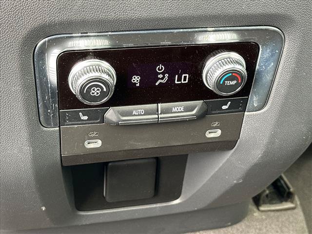 Used 2021 GMC Yukon Denali w/ Denali Premium Package RWD image 18