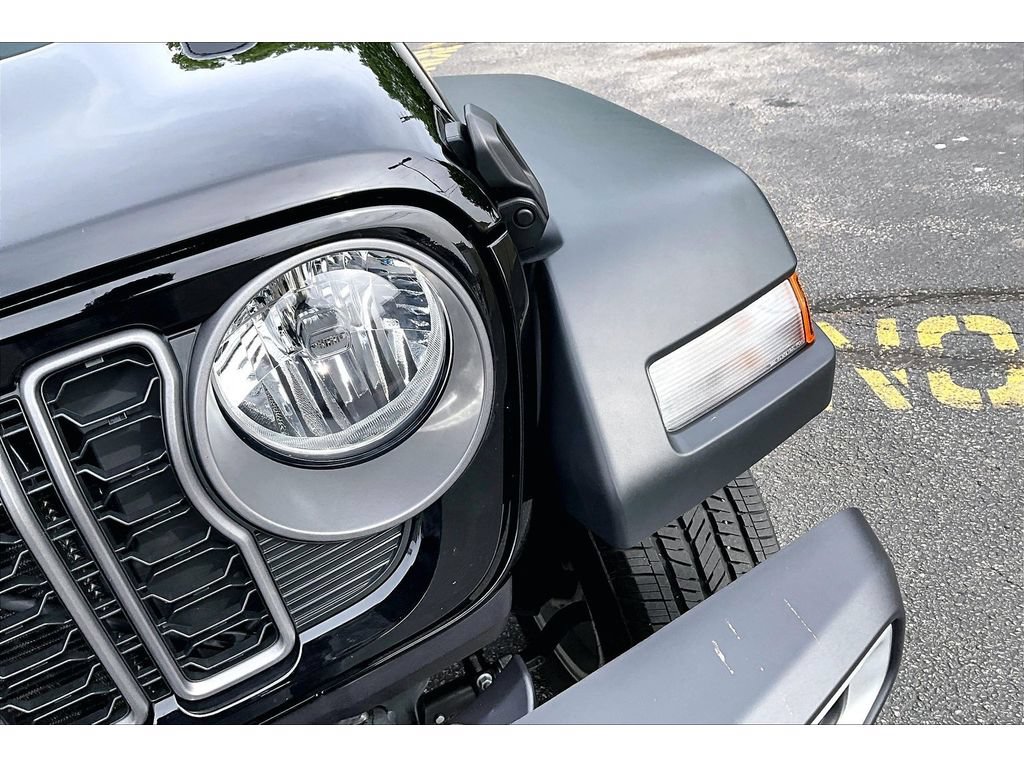 Used 2026 Jeep Gladiator Sport AWD/4WD image 33