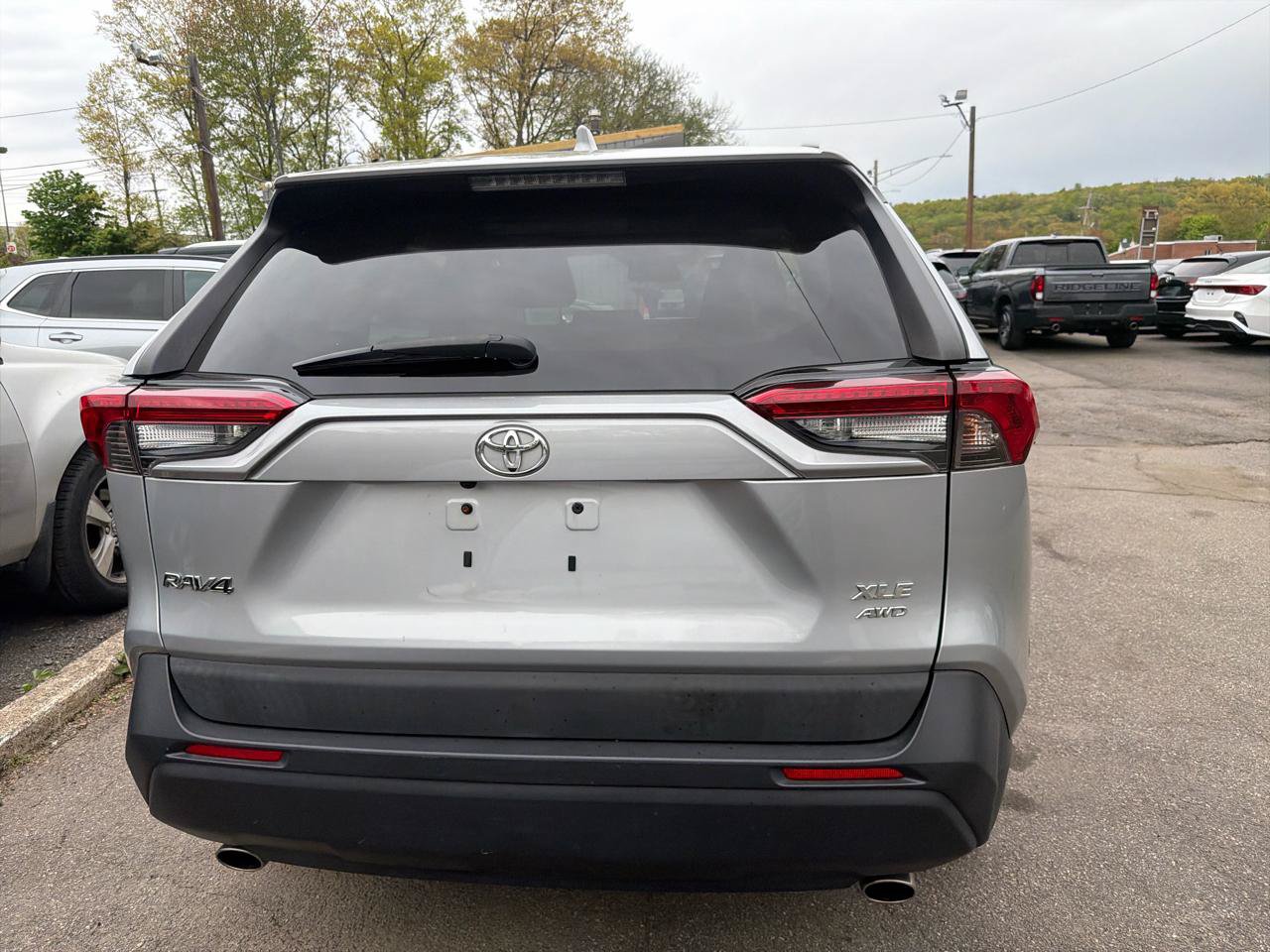 Used 2019 Toyota RAV4 XLE w/ Convenience Package AWD/4WD image 8