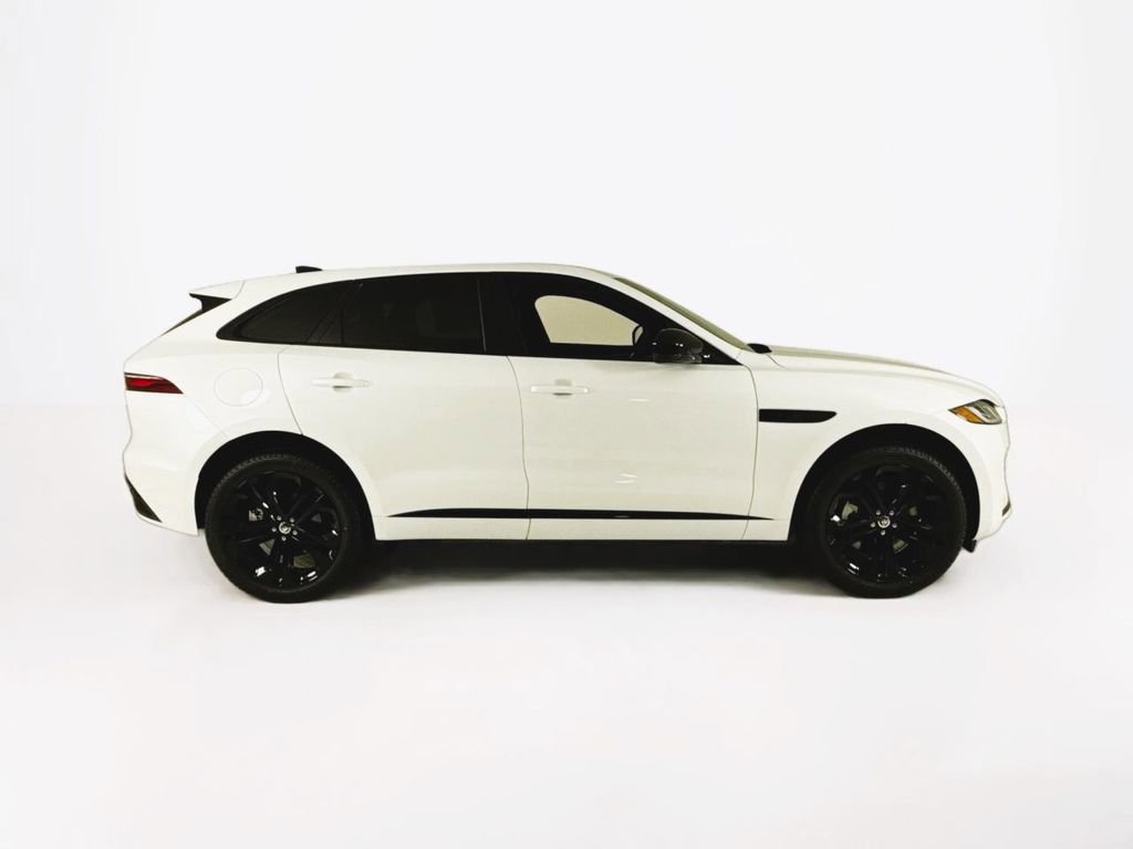 Used 2025 Jaguar F-PACE R-Dynamic S image 6