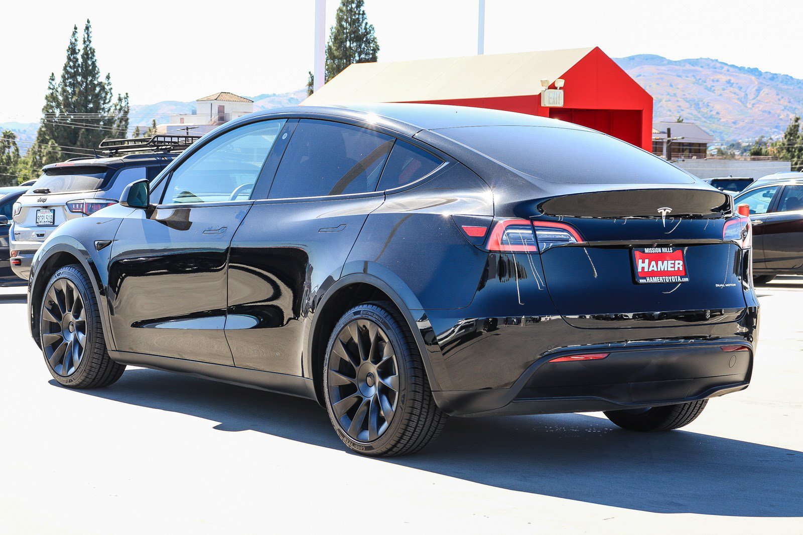 Used 2022 Tesla Model Y Long Range AWD/4WD image 5
