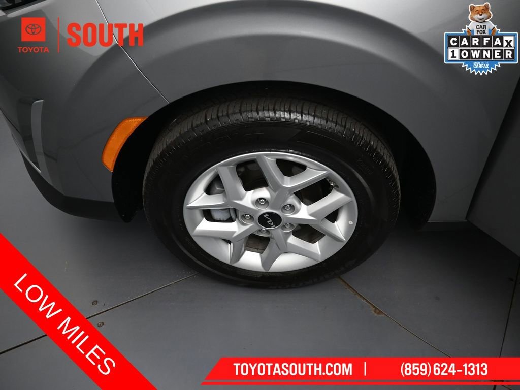 Used 2025 Kia Soul LX w/ LX Technology Package FWD image 31