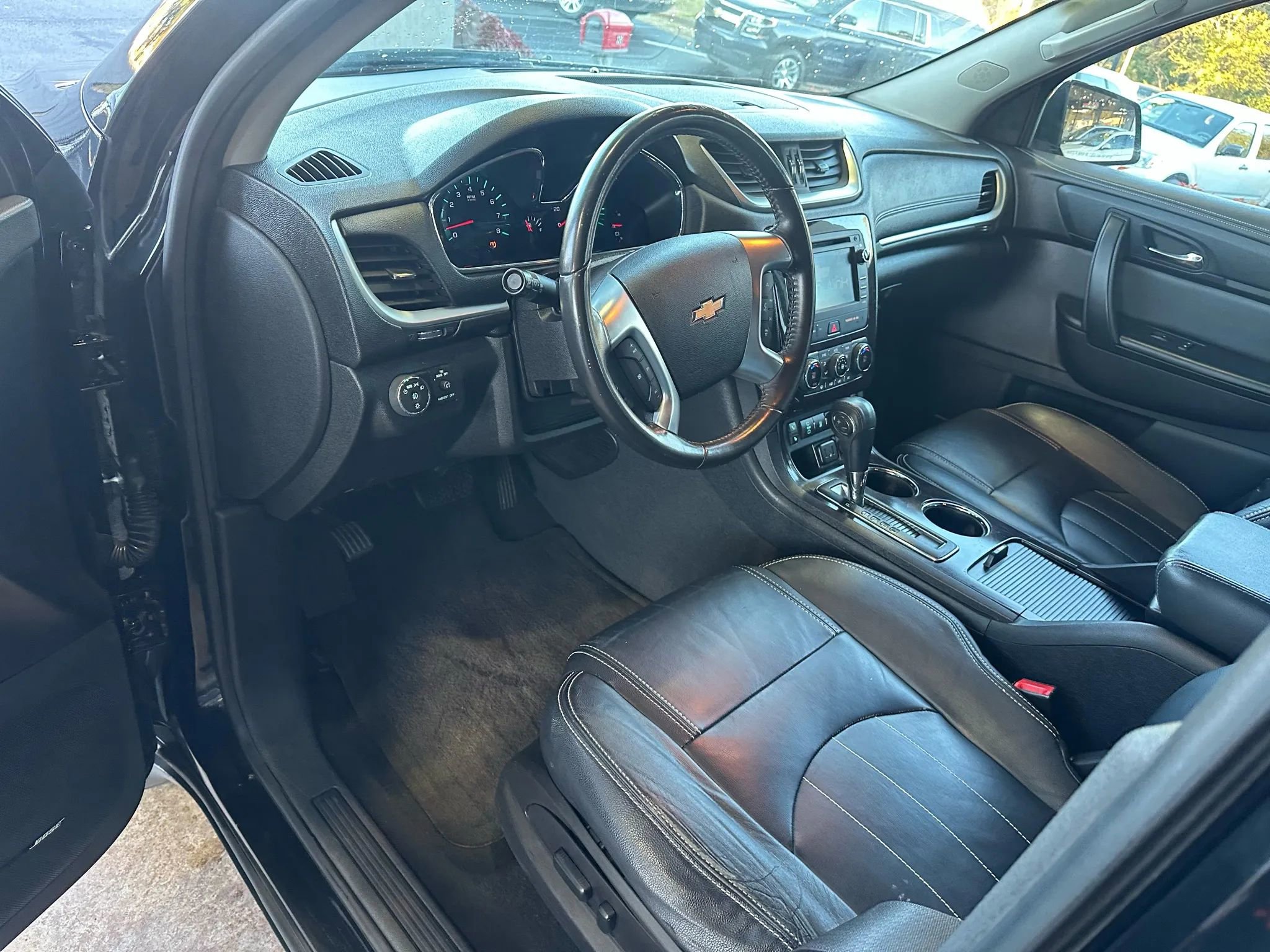 Used 2016 Chevrolet Traverse LT image 7