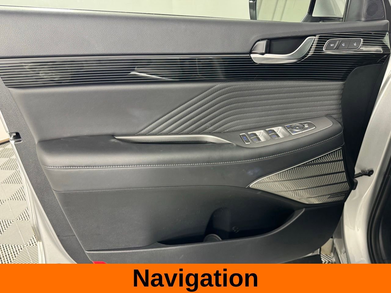 Used 2023 Hyundai Palisade Calligraphy image 9