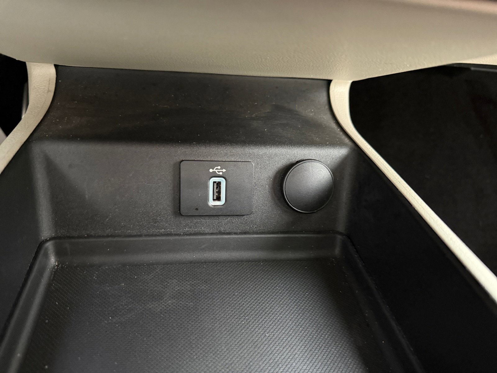 Used 2017 Ford Fusion Platinum image 31