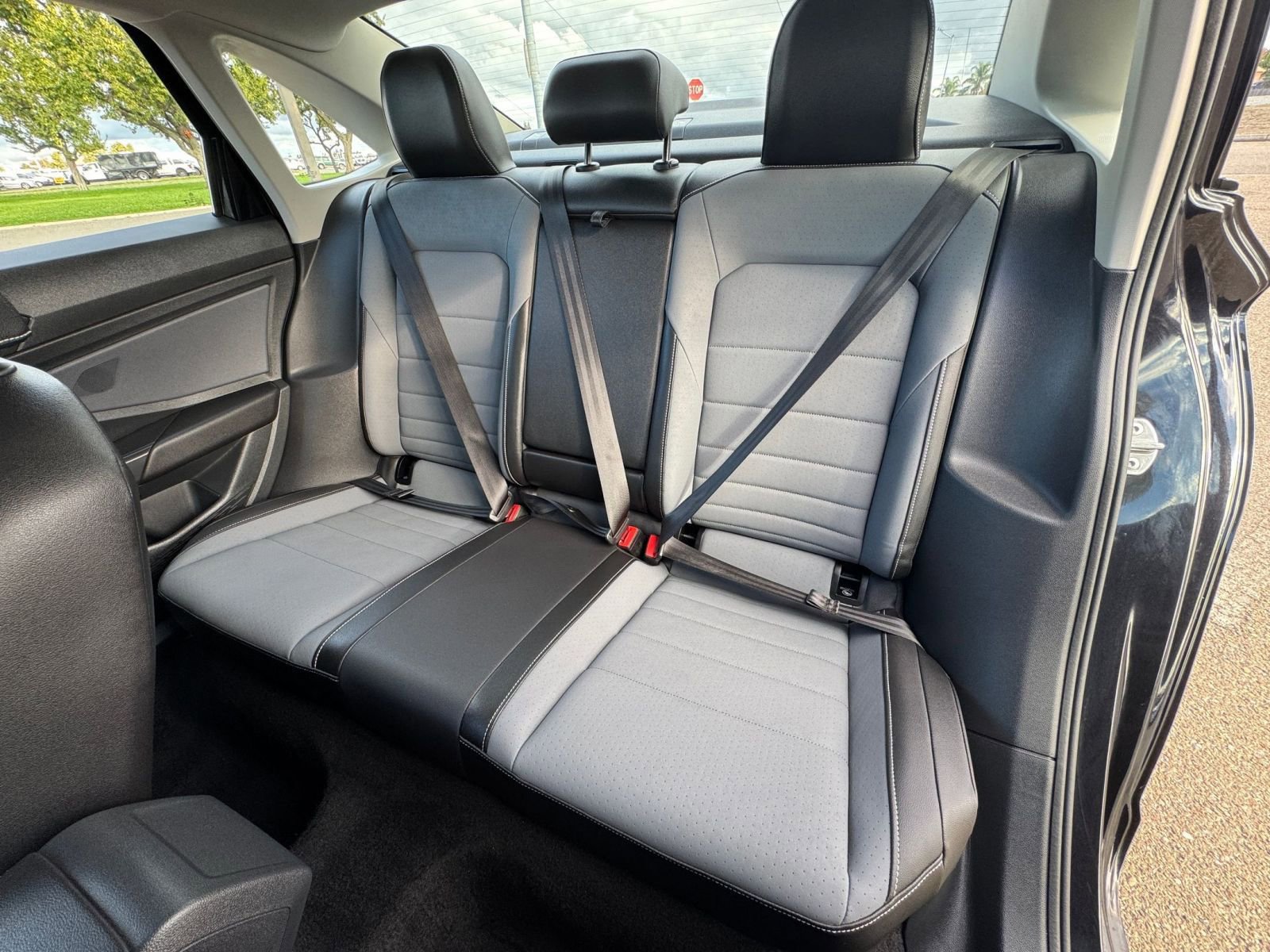 Used 2025 Volkswagen Jetta SE image 38