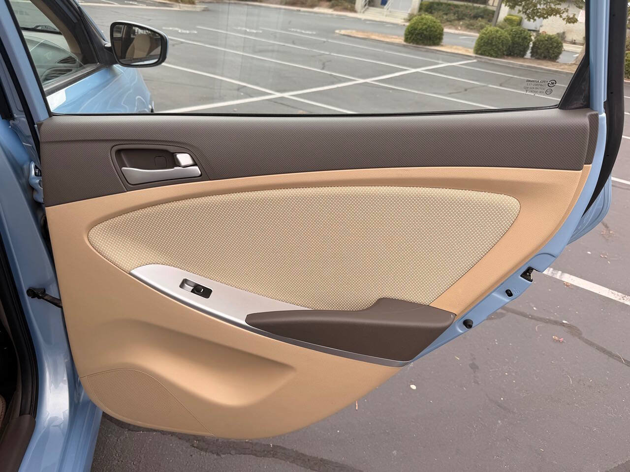 Used 2014 Hyundai Accent GLS FWD image 28