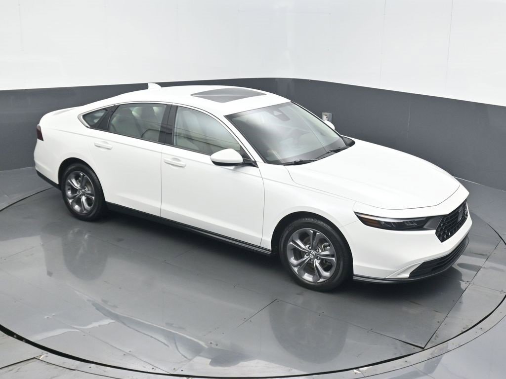 Certified 2024 Honda Accord EX image 27