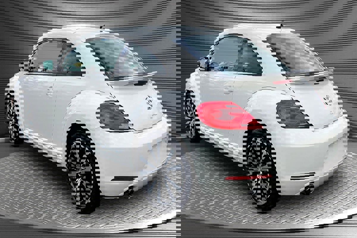 Used 2012 Volkswagen Beetle Turbo image 4