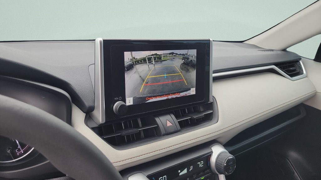 Used 2024 Toyota RAV4 XLE FWD image 16