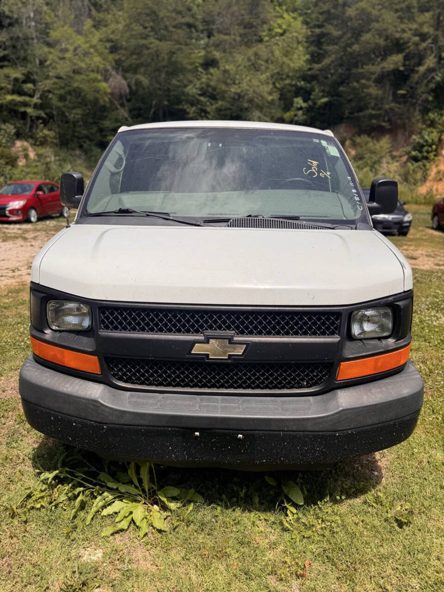 Used 2012 Chevrolet Express 1500 RWD image 14
