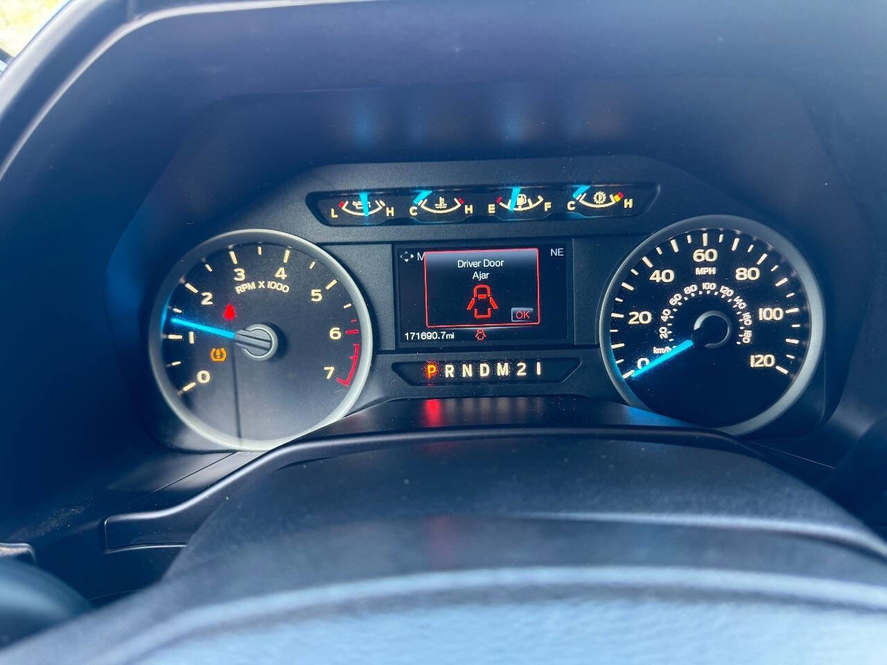 Used 2017 Ford F150 XLT w/ Equipment Group 302A Luxury image 11