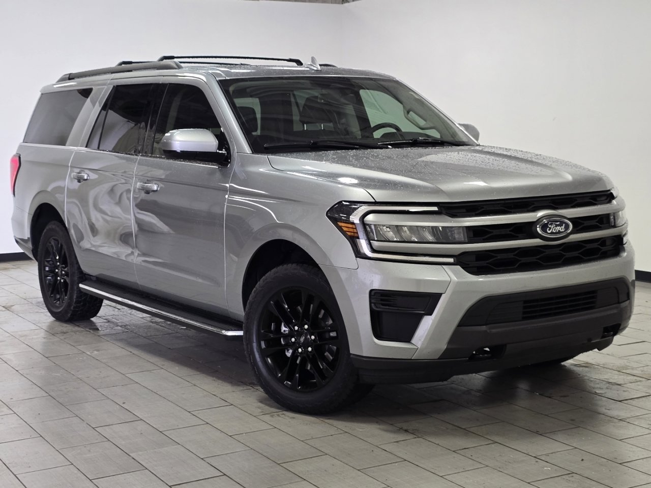 Used 2022 Ford Expedition Max XLT image 2