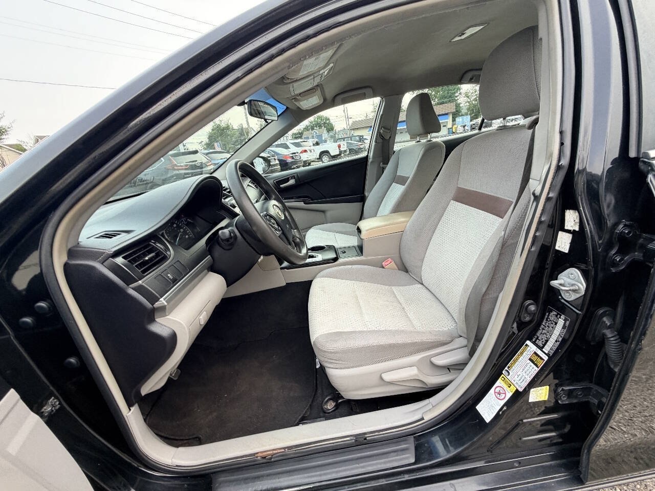 Used 2012 Toyota Camry LE FWD image 35