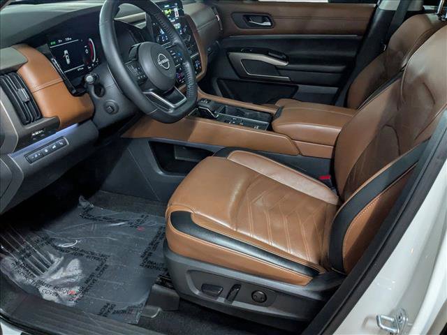 Used 2022 Nissan Pathfinder Platinum w/ Cargo Package FWD image 17