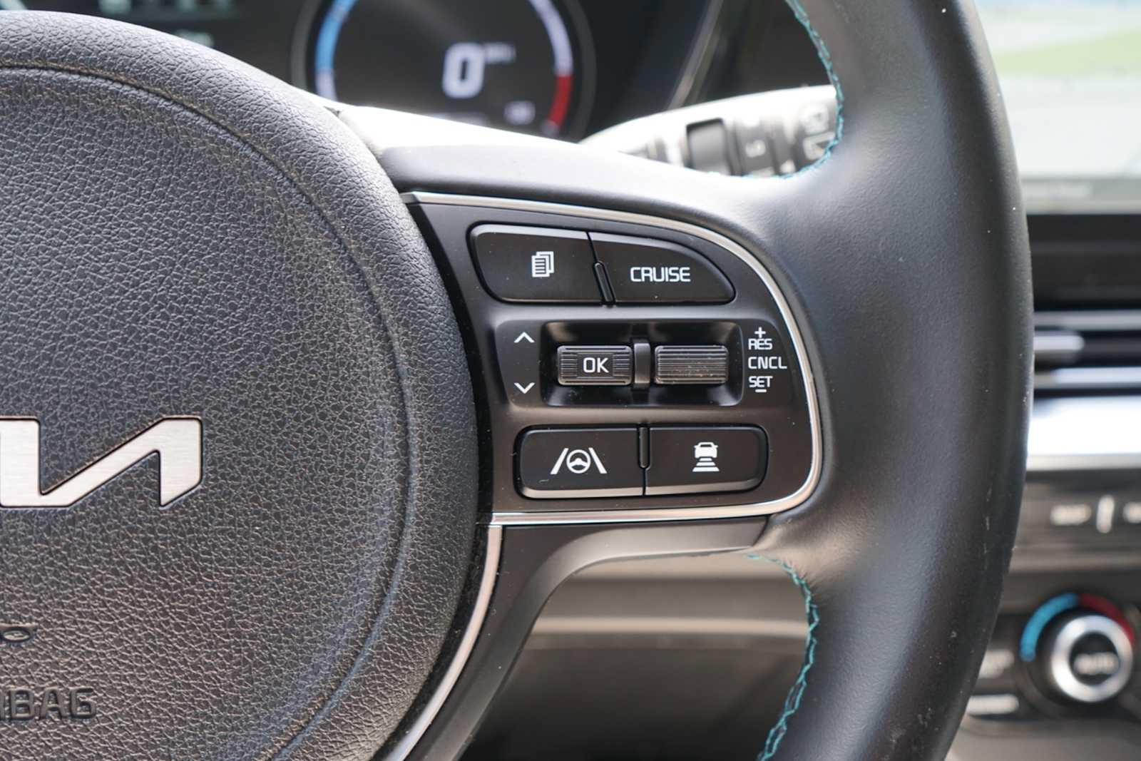 Certified 2022 Kia Niro EX Premium FWD image 14