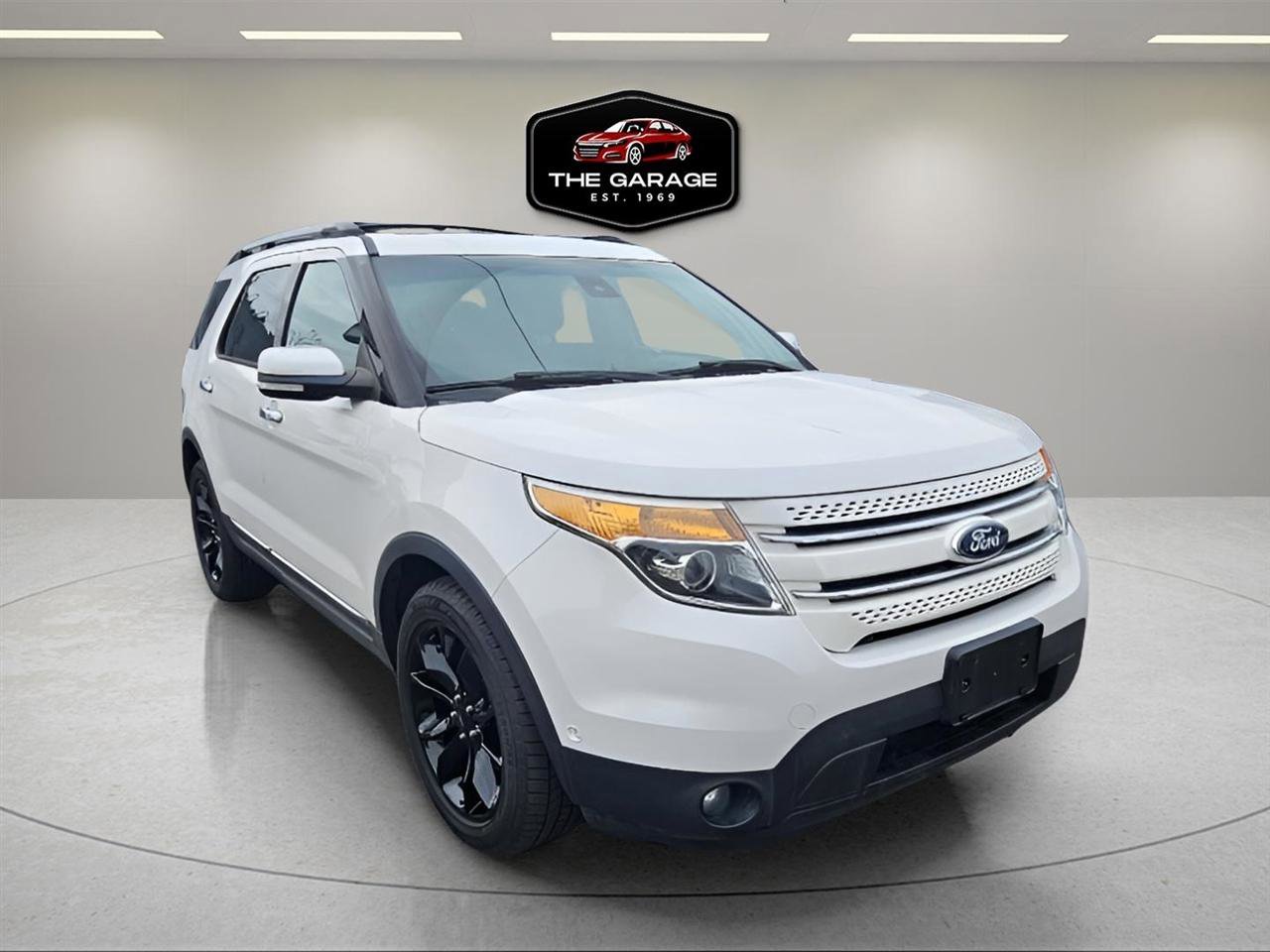 Used 2014 Ford Explorer Limited w/ Equipment Group 302A AWD/4WD image 8
