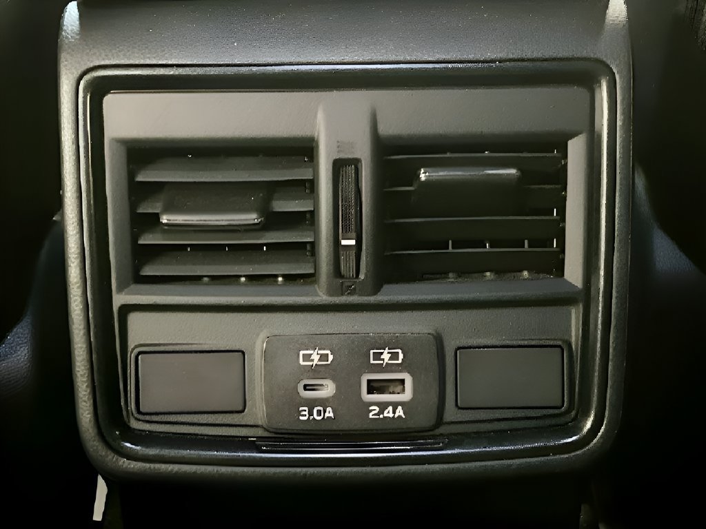 Used 2025 Subaru Forester Limited AWD/4WD image 27