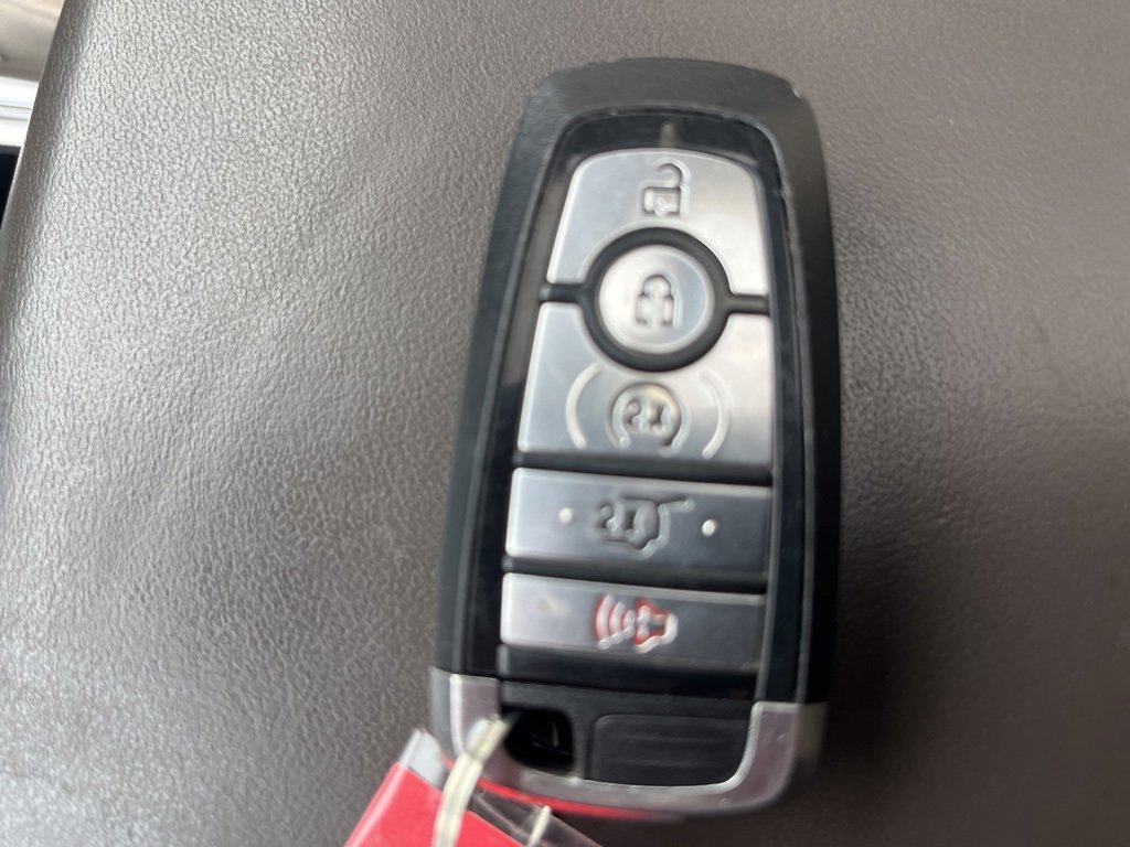 Used 2020 Ford Explorer Platinum w/ Premium Technology Package image 34