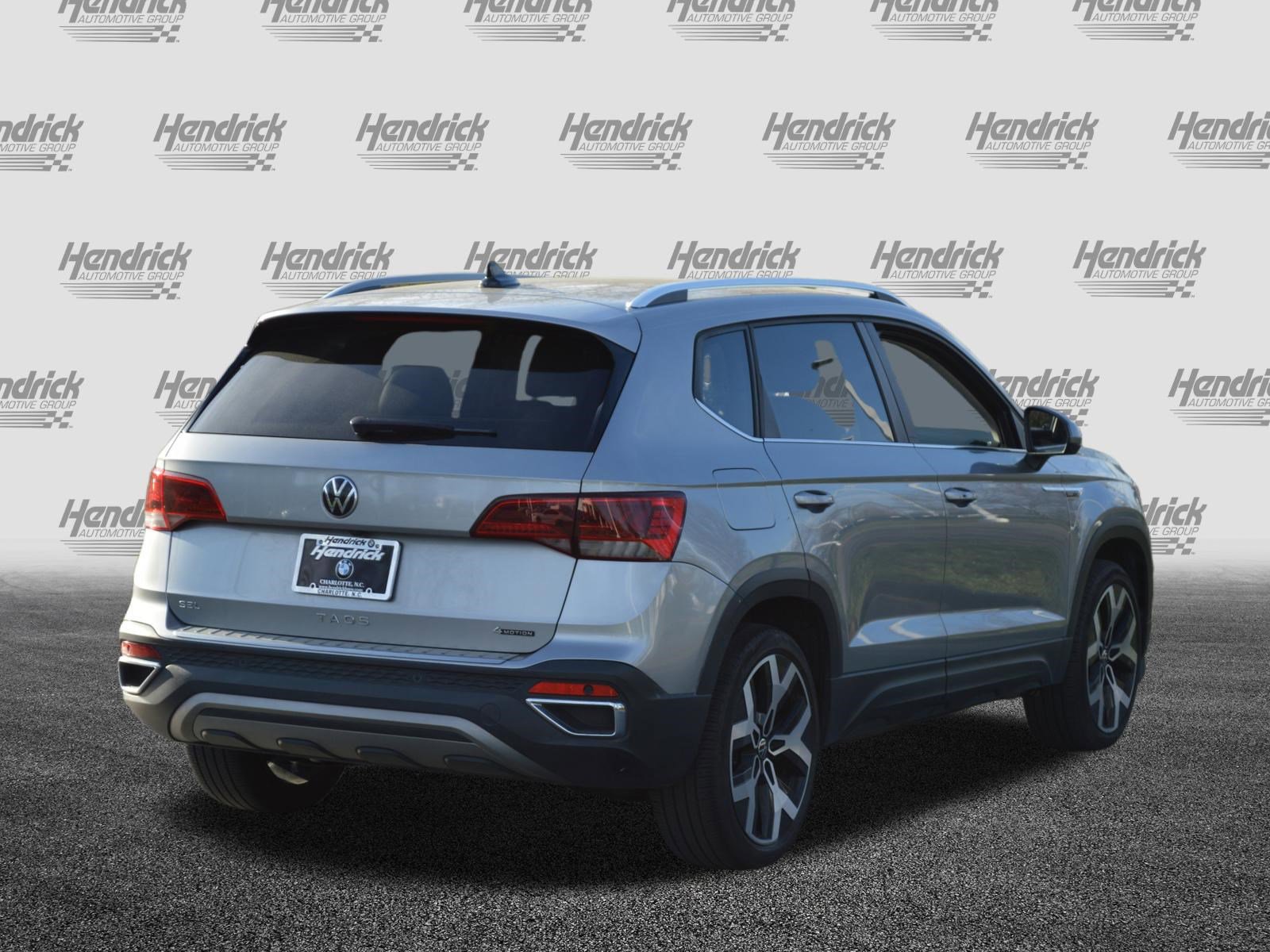 Used 2022 Volkswagen Taos SEL image 11