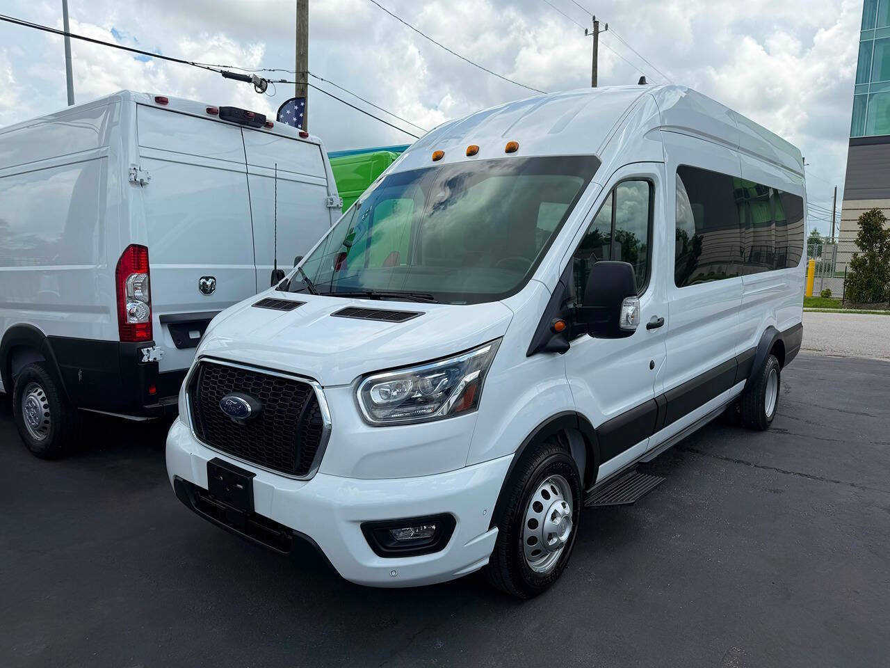 Used 2023 Ford Transit 350 XLT AWD/4WD image 34