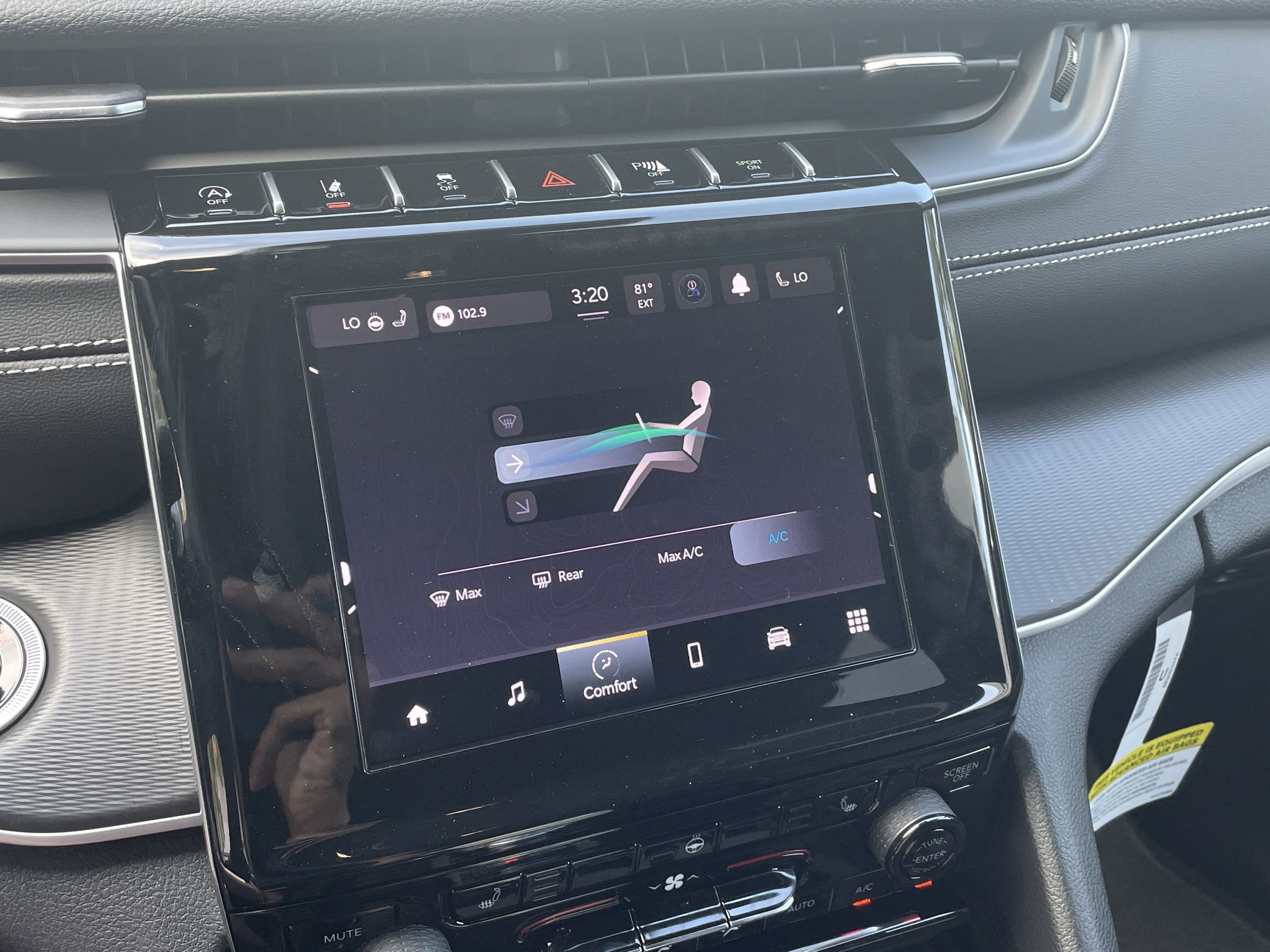 New 2025 Jeep Grand Cherokee Altitude image 42