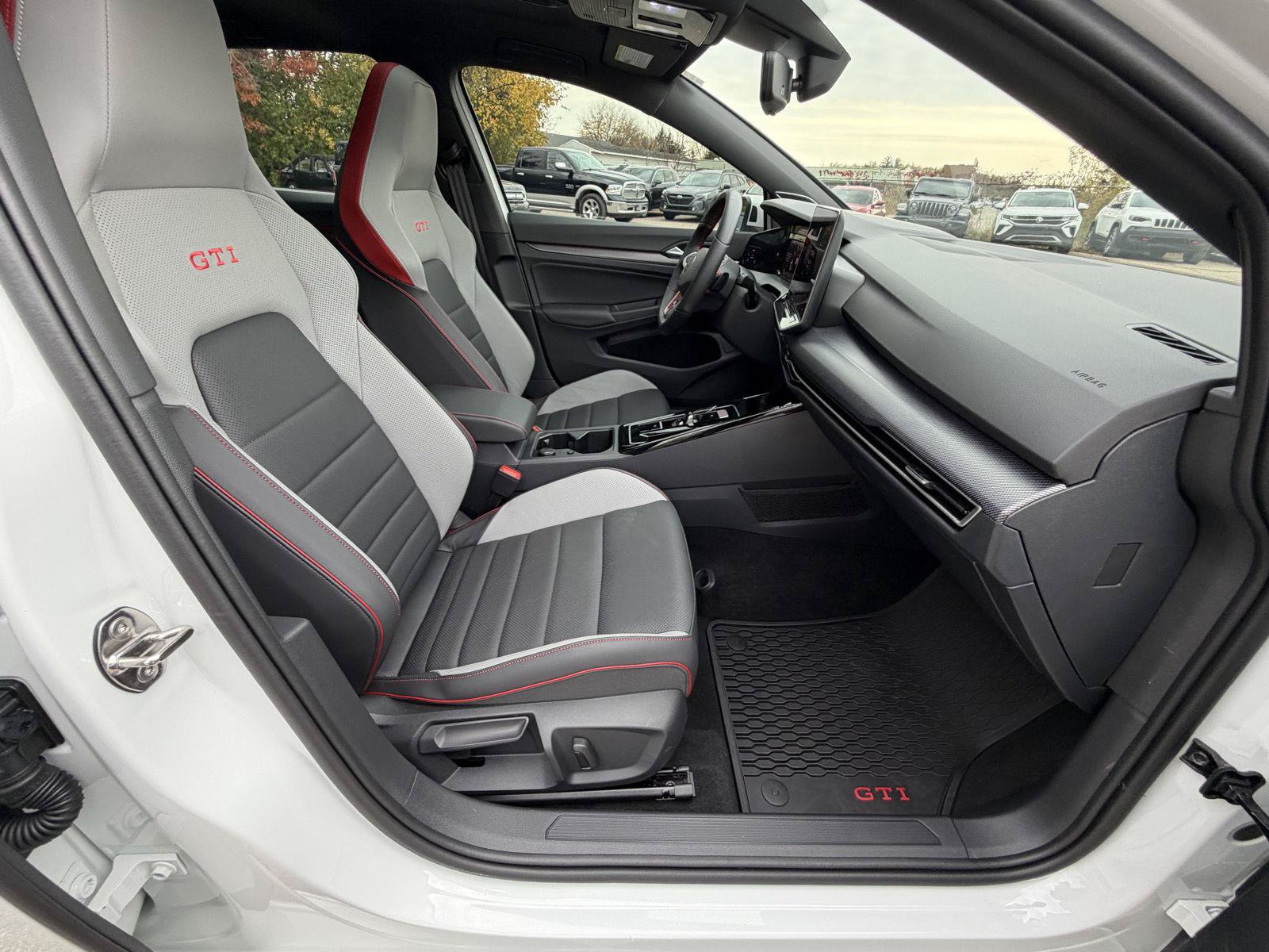 Used 2025 Volkswagen GTI Autobahn FWD image 31