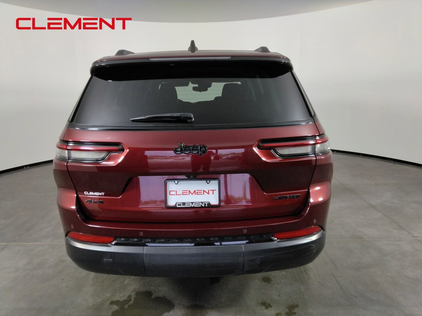 Used 2024 Jeep Grand Cherokee L Limited w/ Black Appearance Package AWD/4WD image 6