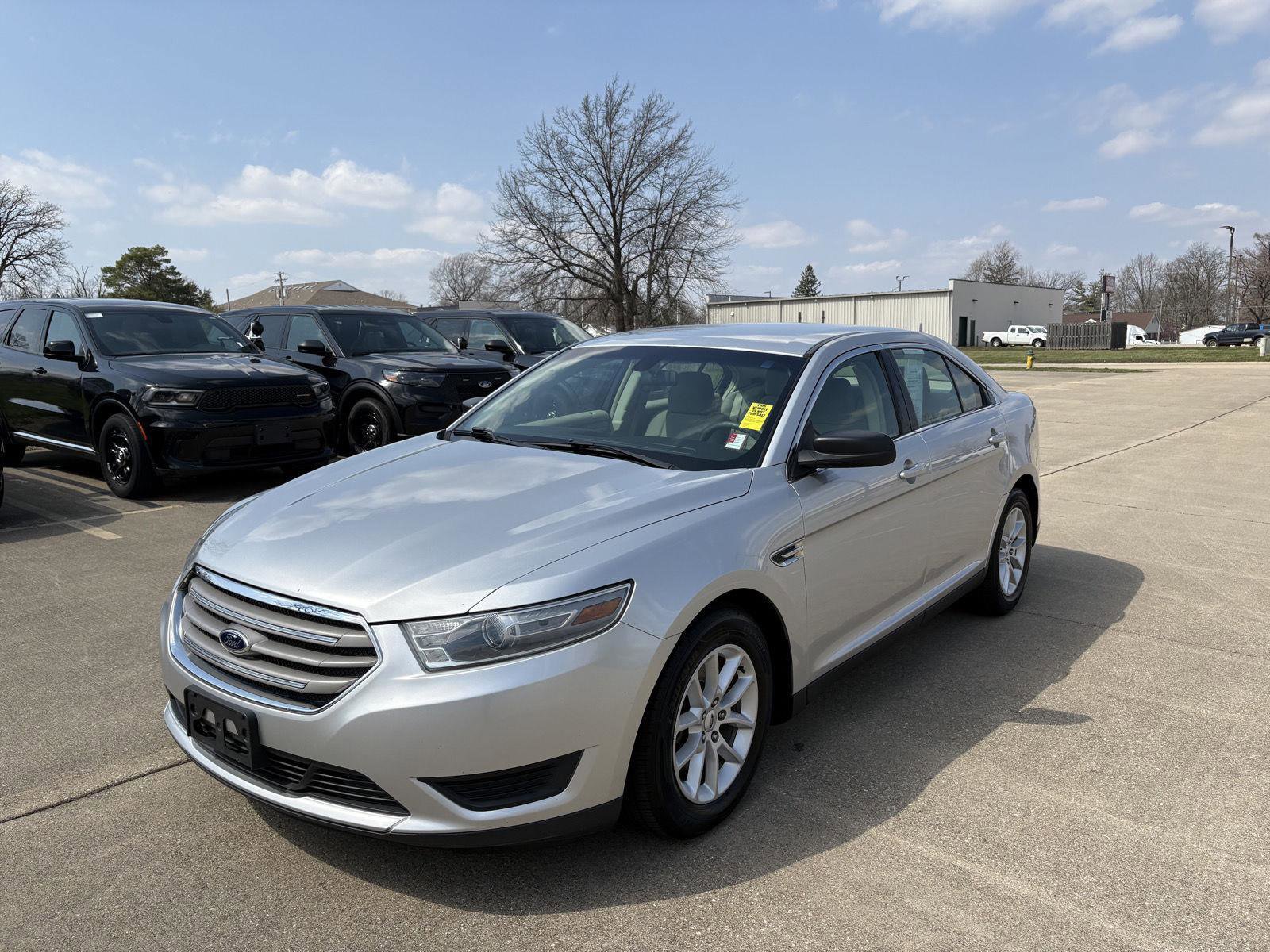 Used 2014 Ford Taurus SE image 18