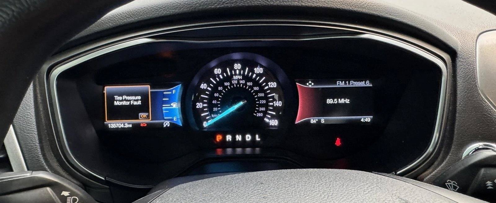 Used 2020 Ford Fusion SE FWD image 13